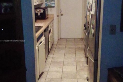 House in Ocala, Florida 2 bedrooms, 118.36 sq.m. № 1811621 - photo 3