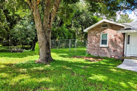 House in Lakeland, Florida 3 bedrooms, 175.4 sq.m. № 2391525 - photo 2