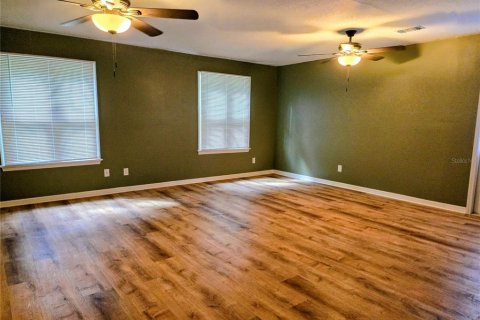 House in Lakeland, Florida 3 bedrooms, 175.4 sq.m. № 2391525 - photo 12