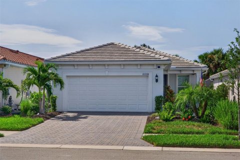 House in Englewood, Florida 2 bedrooms, 130.53 sq.m. № 2157803 - photo 2