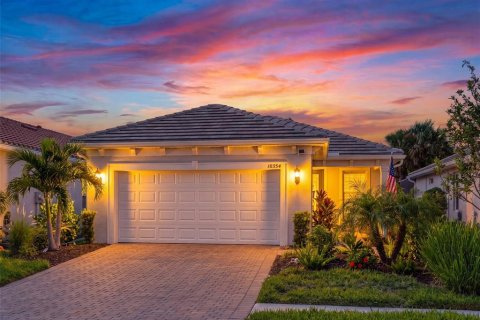 House in Englewood, Florida 2 bedrooms, 130.53 sq.m. № 2157803