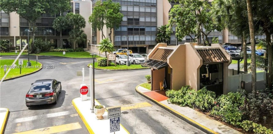 Condo à Hollywood, Floride, 3 chambres № 1934557
