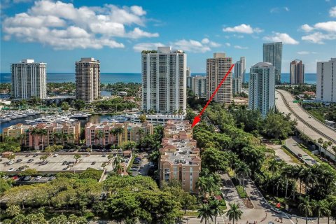 Condo in Aventura, Florida, 2 bedrooms № 2194643 - photo 25