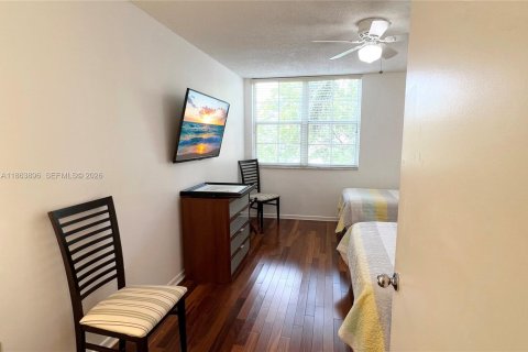 Condo in Aventura, Florida, 2 bedrooms № 2194643 - photo 22