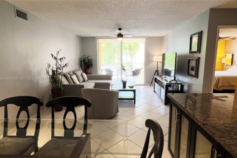 Condo in Aventura, Florida, 2 bedrooms № 2194643 - photo 16