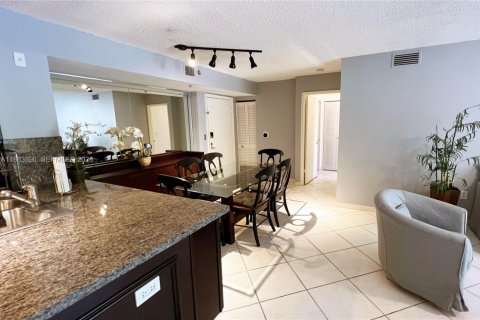 Condo in Aventura, Florida, 2 bedrooms № 2194643 - photo 5