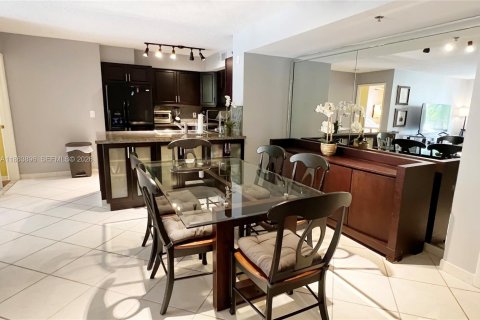 Condo in Aventura, Florida, 2 bedrooms № 2194643 - photo 15