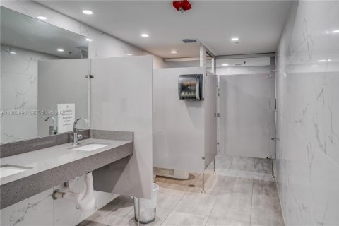 Condo in Aventura, Florida, 2 bedrooms № 2194643 - photo 29