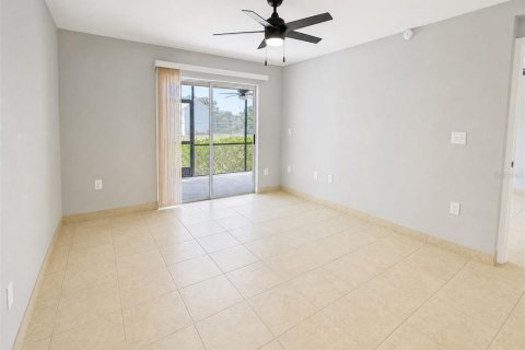 Condo in Englewood, Florida, 2 bedrooms  № 2213276 - photo 12