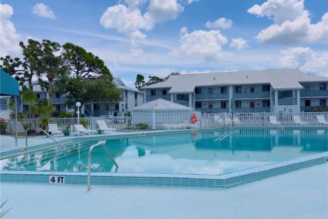Condo in Englewood, Florida, 2 bedrooms  № 2213276 - photo 29