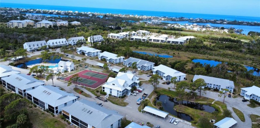 Condo in Englewood, Florida, 2 bedrooms  № 2213276
