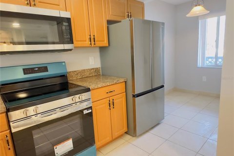 Condo in Englewood, Florida, 2 bedrooms  № 2213276 - photo 8