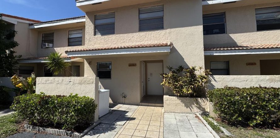 Condo in Coral Springs, Florida, 3 bedrooms  № 2391777