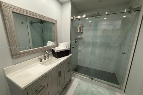 Condo in Palm Beach Gardens, Florida, 2 bedrooms  № 2075596 - photo 14
