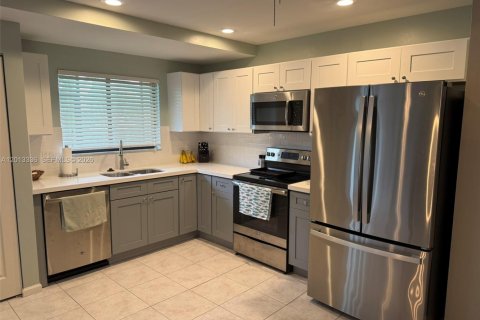 Condo in Palm Beach Gardens, Florida, 2 bedrooms  № 2075596 - photo 4