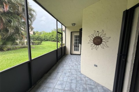 Condo in Palm Beach Gardens, Florida, 2 bedrooms  № 2075596 - photo 23