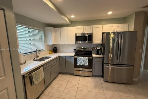 Condo in Palm Beach Gardens, Florida, 2 bedrooms  № 2075596 - photo 6