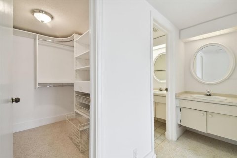 Condo in Palm Harbor, Florida, 2 bedrooms  № 1422495 - photo 26