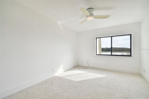 Condo in Palm Harbor, Florida, 2 bedrooms  № 1422495 - photo 25