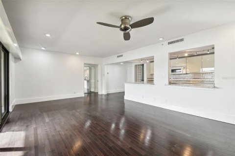 Condo in Palm Harbor, Florida, 2 bedrooms  № 1422495 - photo 11