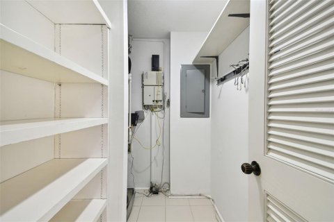 Condo in Palm Harbor, Florida, 2 bedrooms  № 1422495 - photo 14