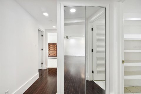 Condo in Palm Harbor, Florida, 2 bedrooms  № 1422495 - photo 13