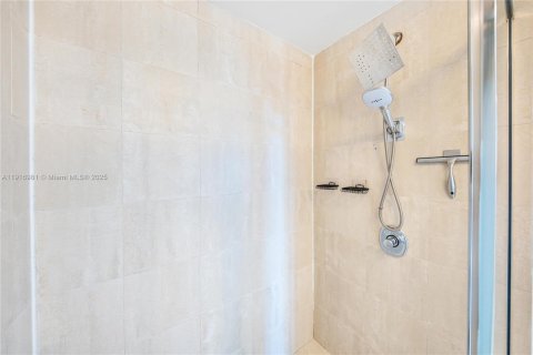 Condominio en alquiler en Miami Beach, Florida, 2 dormitorios, 98.94 m2 № 1973341 - foto 9