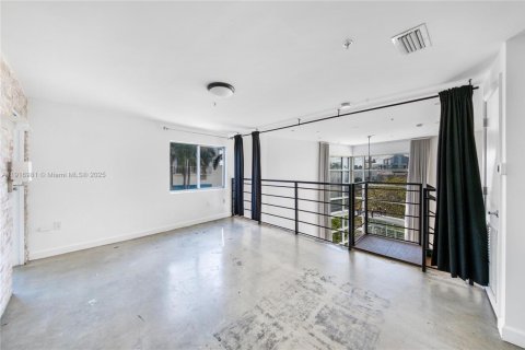 Condominio en alquiler en Miami Beach, Florida, 2 dormitorios, 98.94 m2 № 1973341 - foto 18