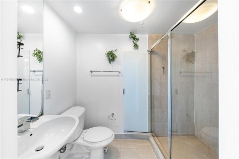 Condominio en alquiler en Miami Beach, Florida, 2 dormitorios, 98.94 m2 № 1973341 - foto 12