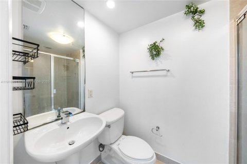 Condominio en alquiler en Miami Beach, Florida, 2 dormitorios, 98.94 m2 № 1973341 - foto 10