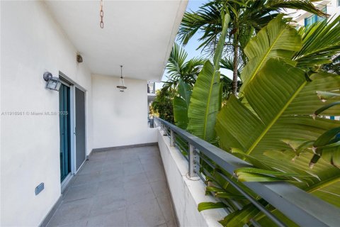 Condominio en alquiler en Miami Beach, Florida, 2 dormitorios, 98.94 m2 № 1973341 - foto 29