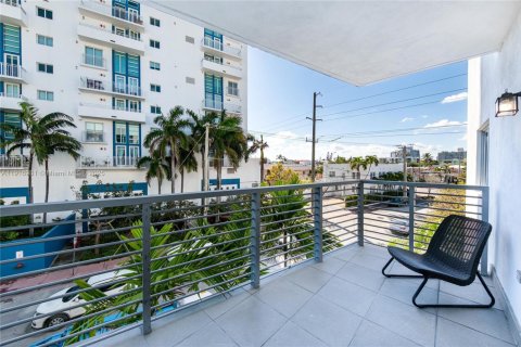 Condominio en alquiler en Miami Beach, Florida, 2 dormitorios, 98.94 m2 № 1973341 - foto 24