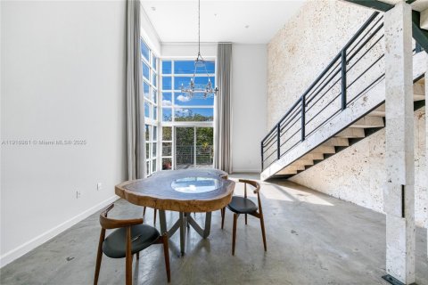 Condominio en alquiler en Miami Beach, Florida, 2 dormitorios, 98.94 m2 № 1973341 - foto 4