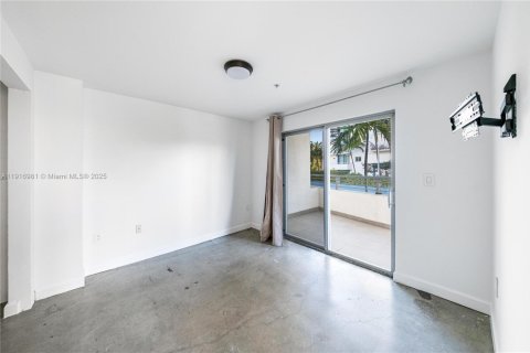 Condominio en alquiler en Miami Beach, Florida, 2 dormitorios, 98.94 m2 № 1973341 - foto 15