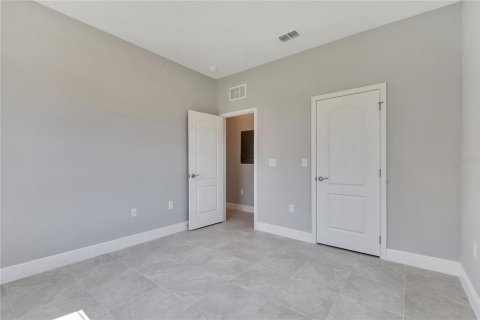 Condo in Poinciana, Florida, 2 bedrooms № 2378308 - photo 19