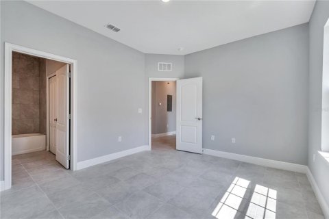 Condo in Poinciana, Florida, 2 bedrooms № 2378308 - photo 14