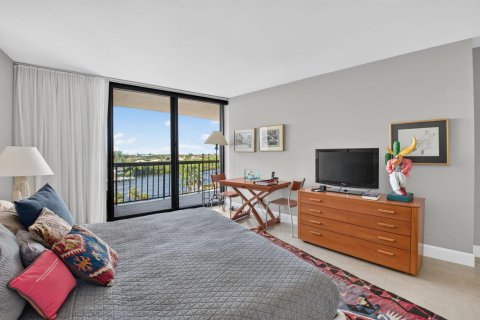 Condo in Highland Beach, Florida, 2 bedrooms  № 2430267 - photo 23