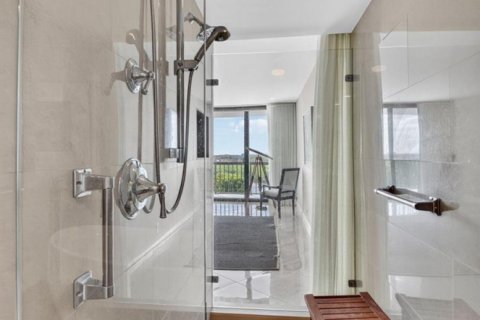 Condo in Highland Beach, Florida, 2 bedrooms  № 2430267 - photo 20