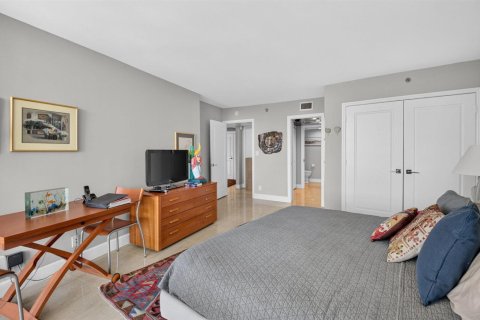 Condo in Highland Beach, Florida, 2 bedrooms  № 2430267 - photo 24