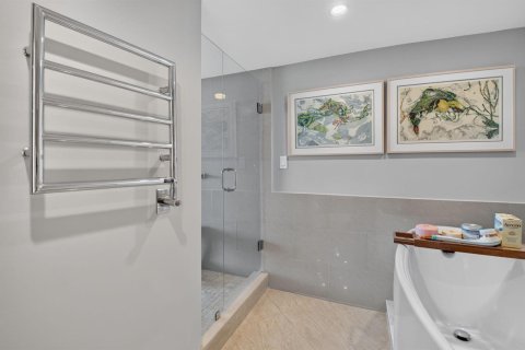 Condo in Highland Beach, Florida, 2 bedrooms  № 2430267 - photo 19