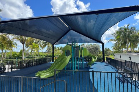 House in Palm Beach Gardens, Florida 5 bedrooms, 357.86 sq.m. № 1155917 - photo 1