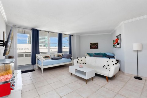Copropriété à louer à Hollywood, Floride: 1 chambre, 78.69 m2 № 1997424 - photo 11