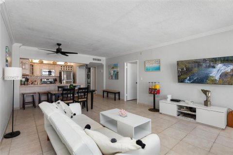 Copropriété à louer à Hollywood, Floride: 1 chambre, 78.69 m2 № 1997424 - photo 6