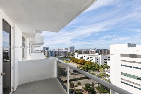 Copropriété à louer à Hollywood, Floride: 1 chambre, 78.69 m2 № 1997424 - photo 28