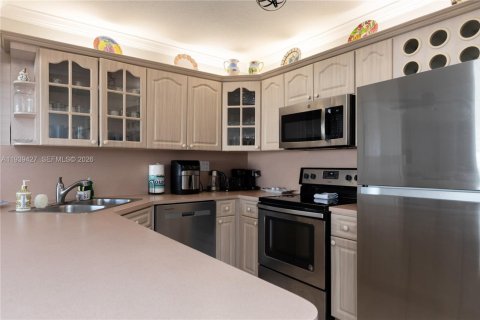 Copropriété à louer à Hollywood, Floride: 1 chambre, 78.69 m2 № 1997424 - photo 14