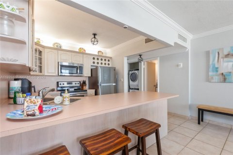 Copropriété à louer à Hollywood, Floride: 1 chambre, 78.69 m2 № 1997424 - photo 16