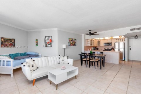 Copropriété à louer à Hollywood, Floride: 1 chambre, 78.69 m2 № 1997424 - photo 10