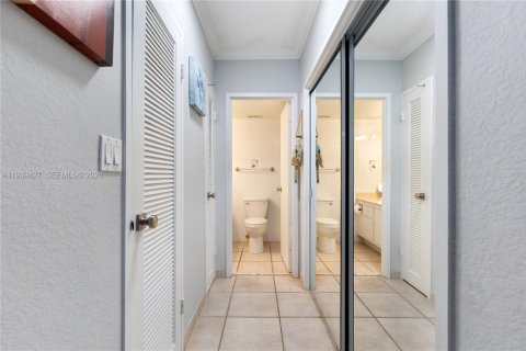 Copropriété à louer à Hollywood, Floride: 1 chambre, 78.69 m2 № 1997424 - photo 23