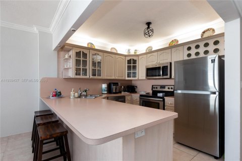 Copropriété à louer à Hollywood, Floride: 1 chambre, 78.69 m2 № 1997424 - photo 13