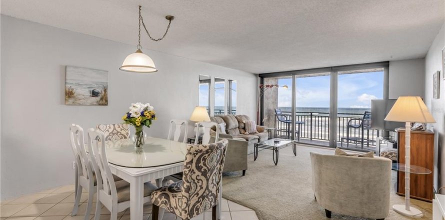 Condominio en New Smyrna Beach, Florida, 2 dormitorios № 1552654